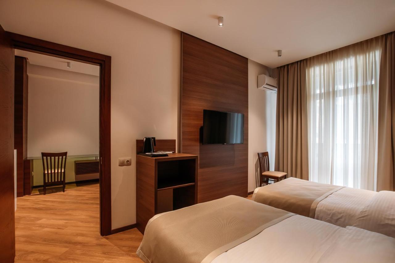 Hotel Parma Tbiliszi Kültér fotó